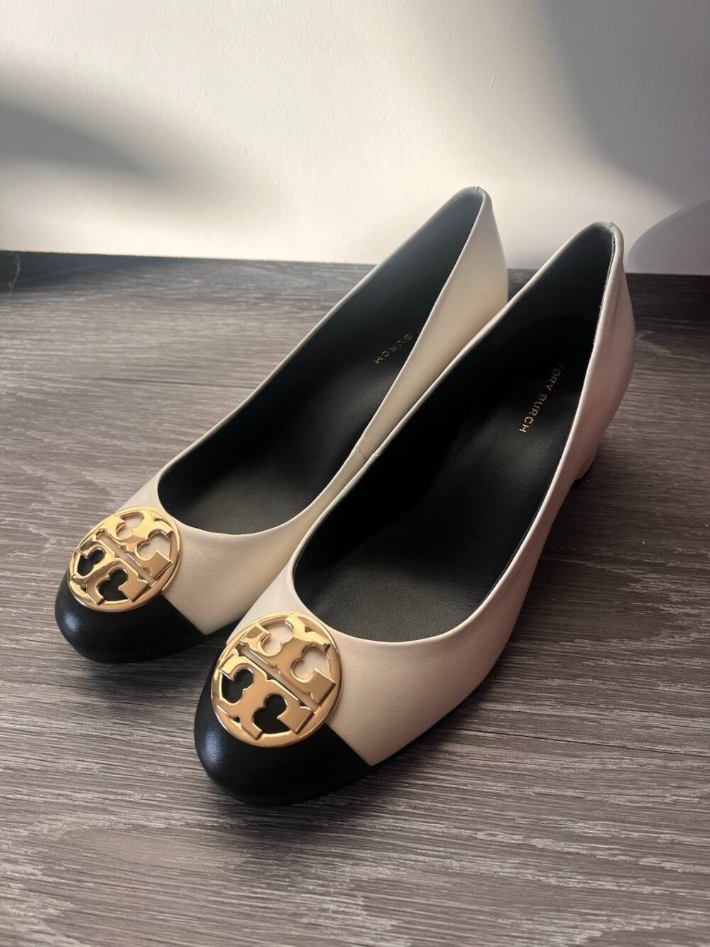 Tory Burch Chelsea 50MM Cap-Toe Block Heel Pump Ivory/Perfect Black